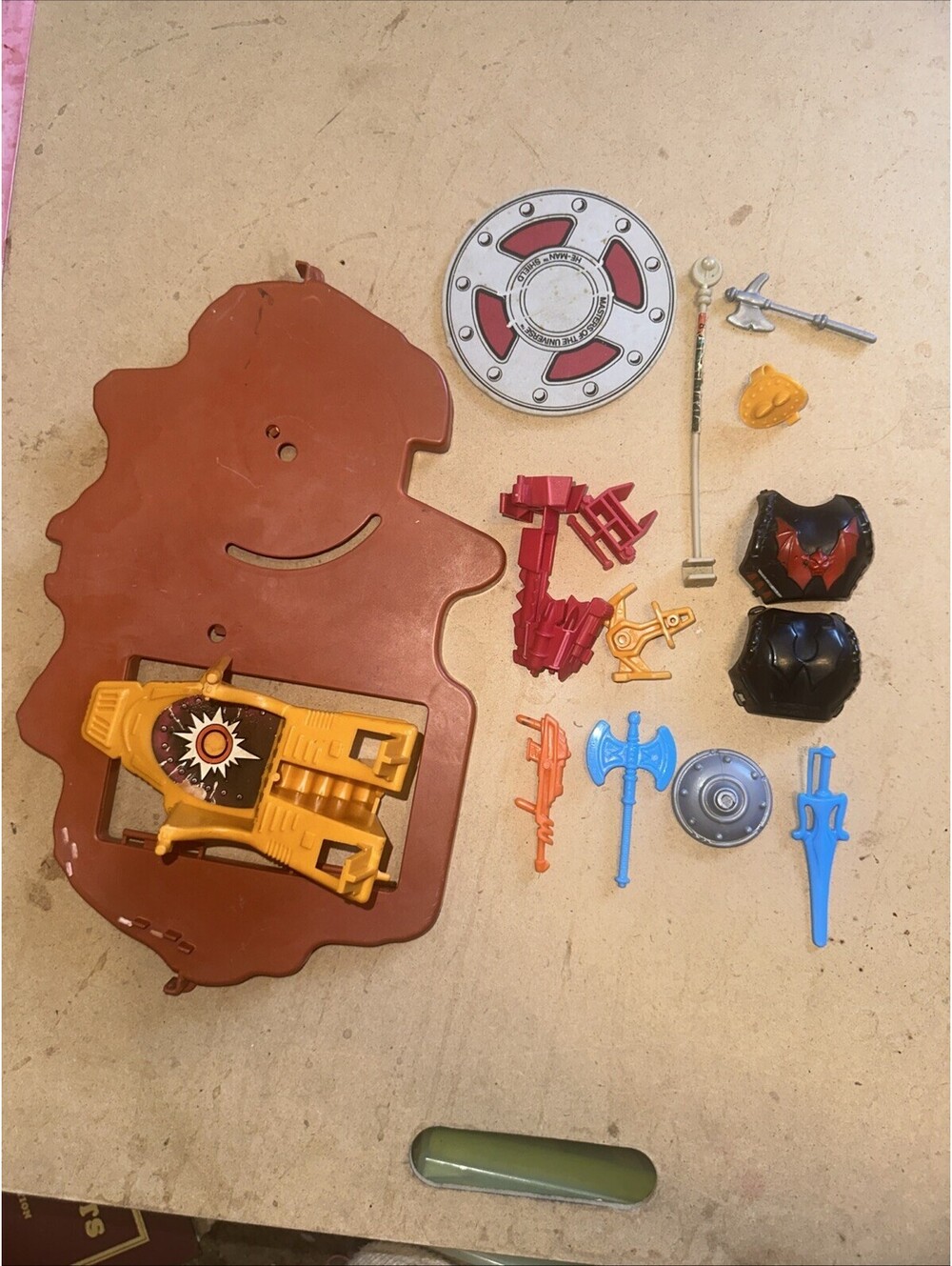 HE-MAN MOTU ACCESSORIES AND WEAPONS Vehicles ARMOR LOT MASTERS OF THE UNIVERSE